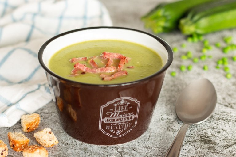 Soupe aux courgettes et petits pois