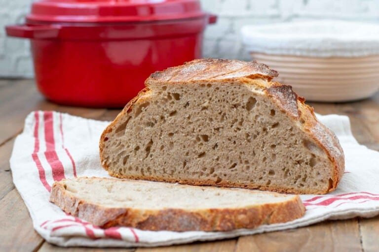 Pain cocotte au levain, semi-complet à l&rsquo;épeautre