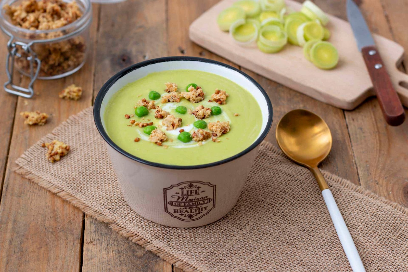 You are currently viewing Soupe de petits pois, poireaux et lait de coco